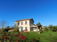 City / village house Aignan