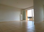 Purchase sale three-room apartment Leguevin